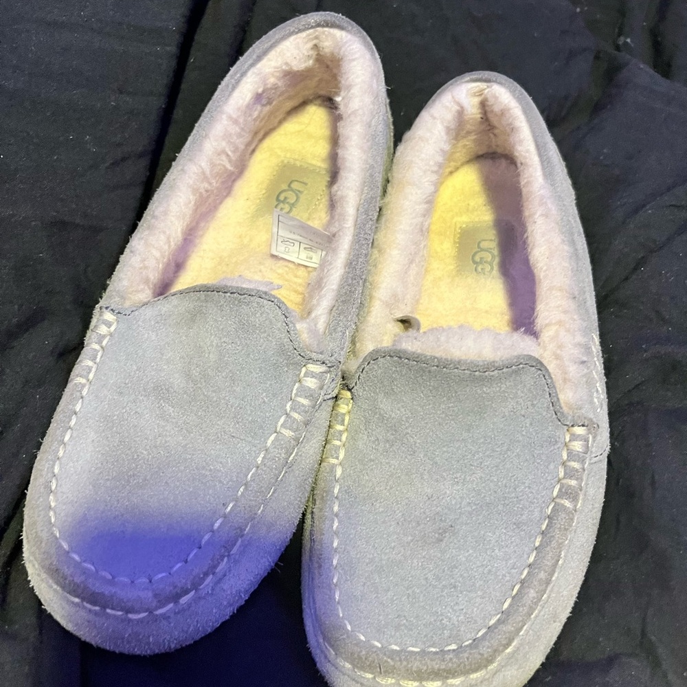 Grey ugh slippers, very good condition